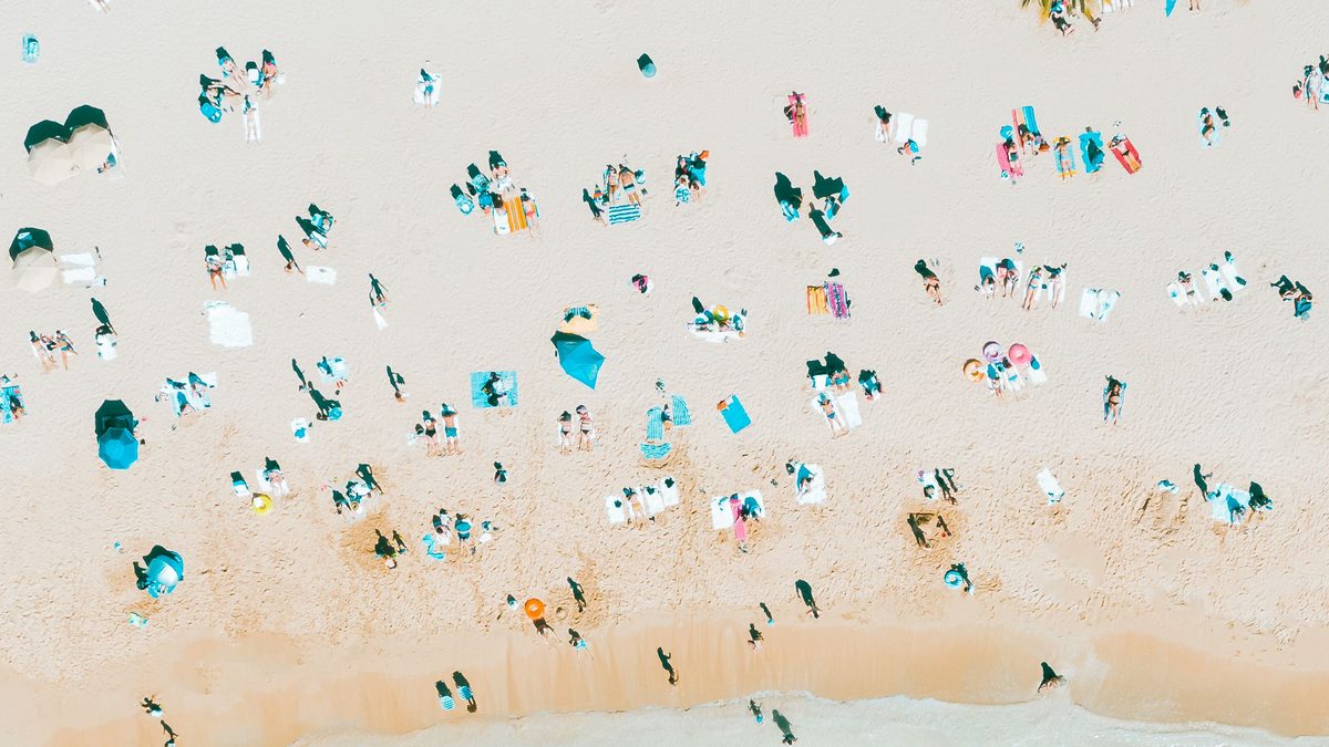 Travel agents offer better deals than booking online